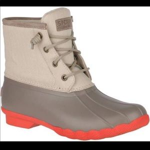 SIZE 9 like new SPERRY DUCK BOOT